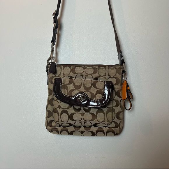 Coach Handbags - Coach Signature Swingback Crossbody Bag